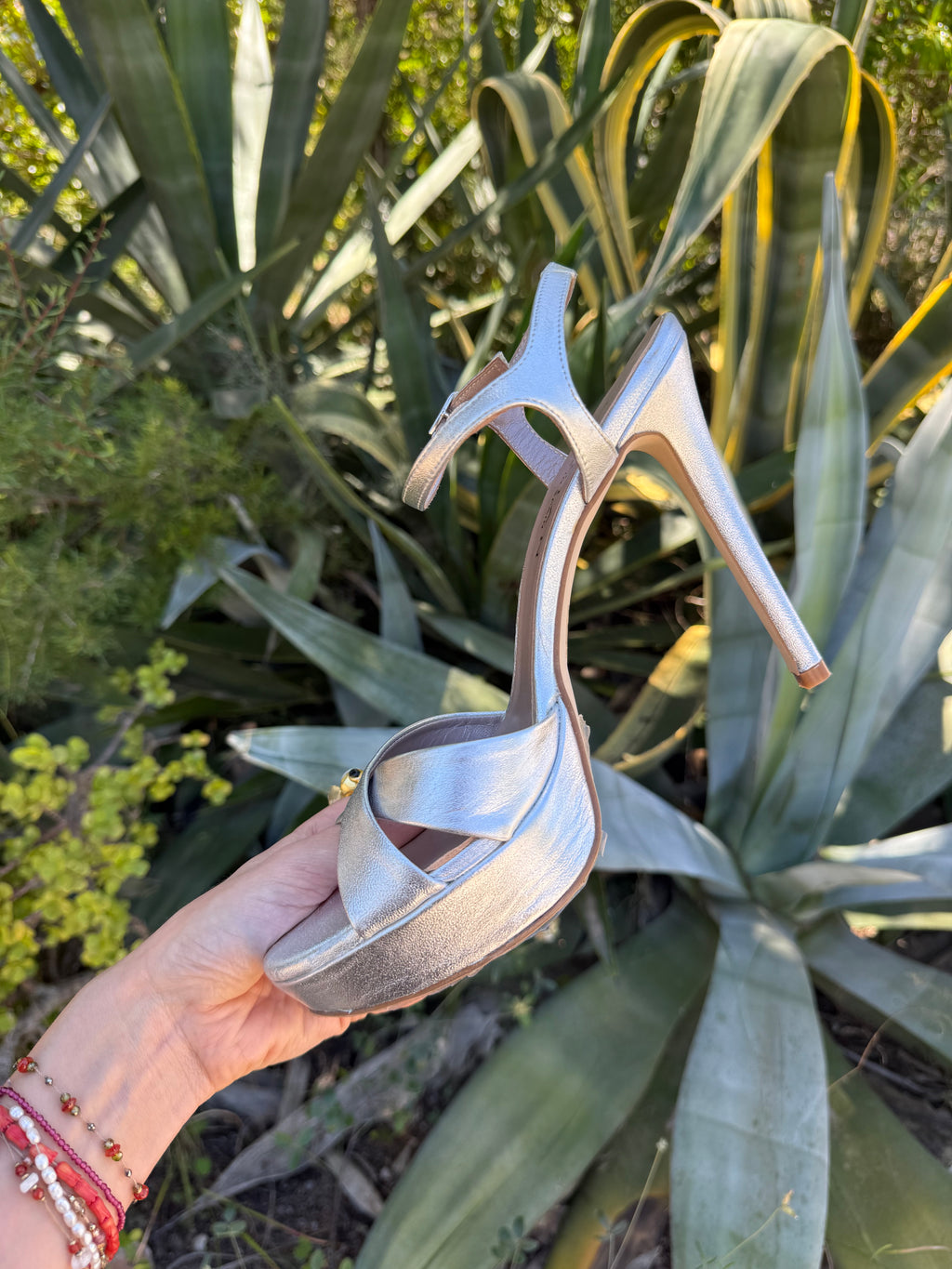 Tacones plateados