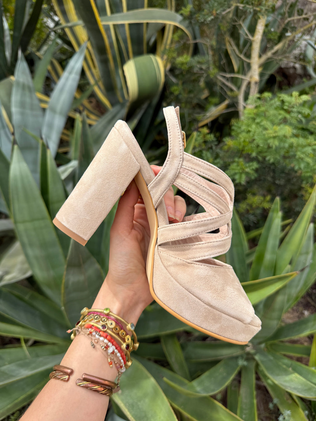 Tacones beige plataforma