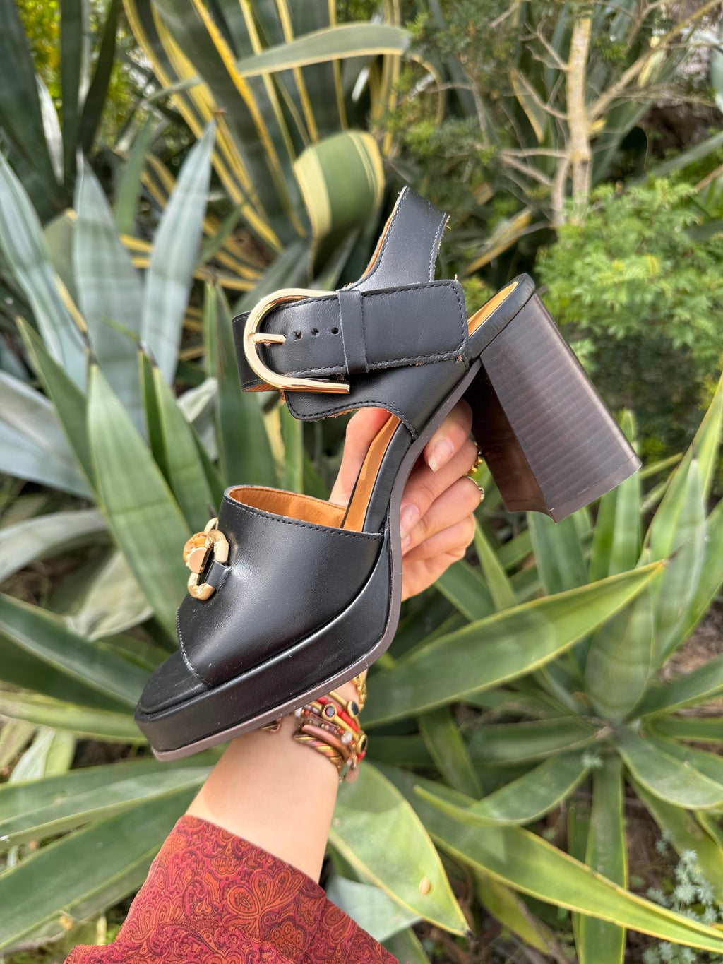 Tacones anchos hebilla bambú
