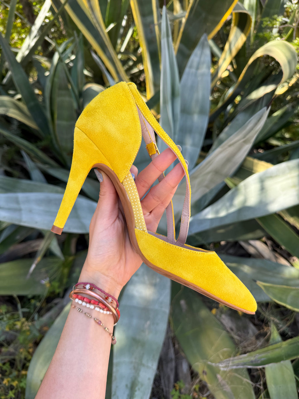 Tacones amarillos stilettos