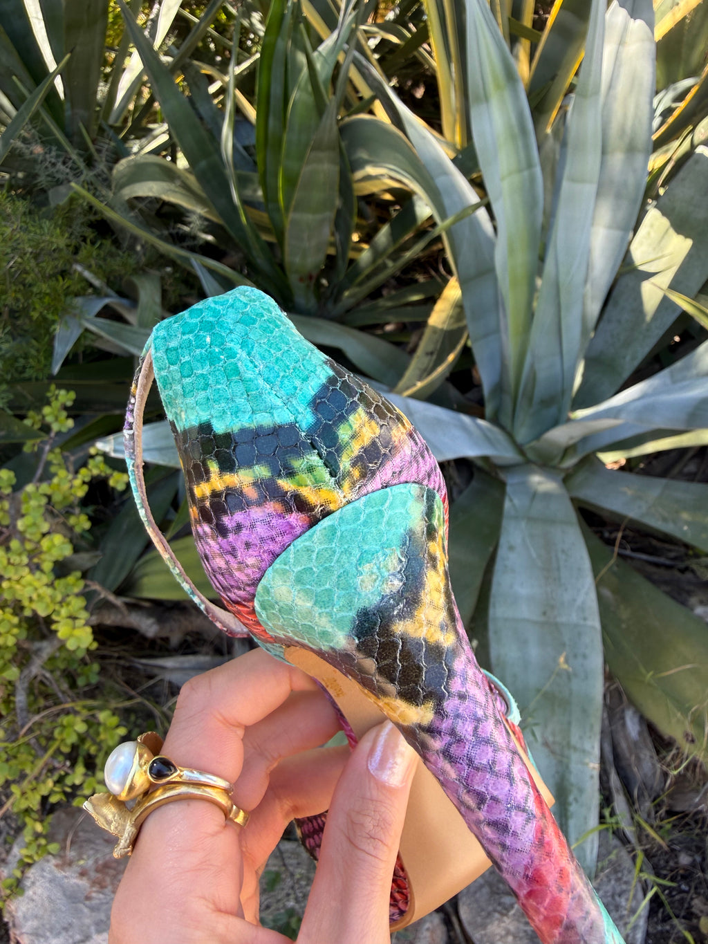 Tacones serpiente multicolor