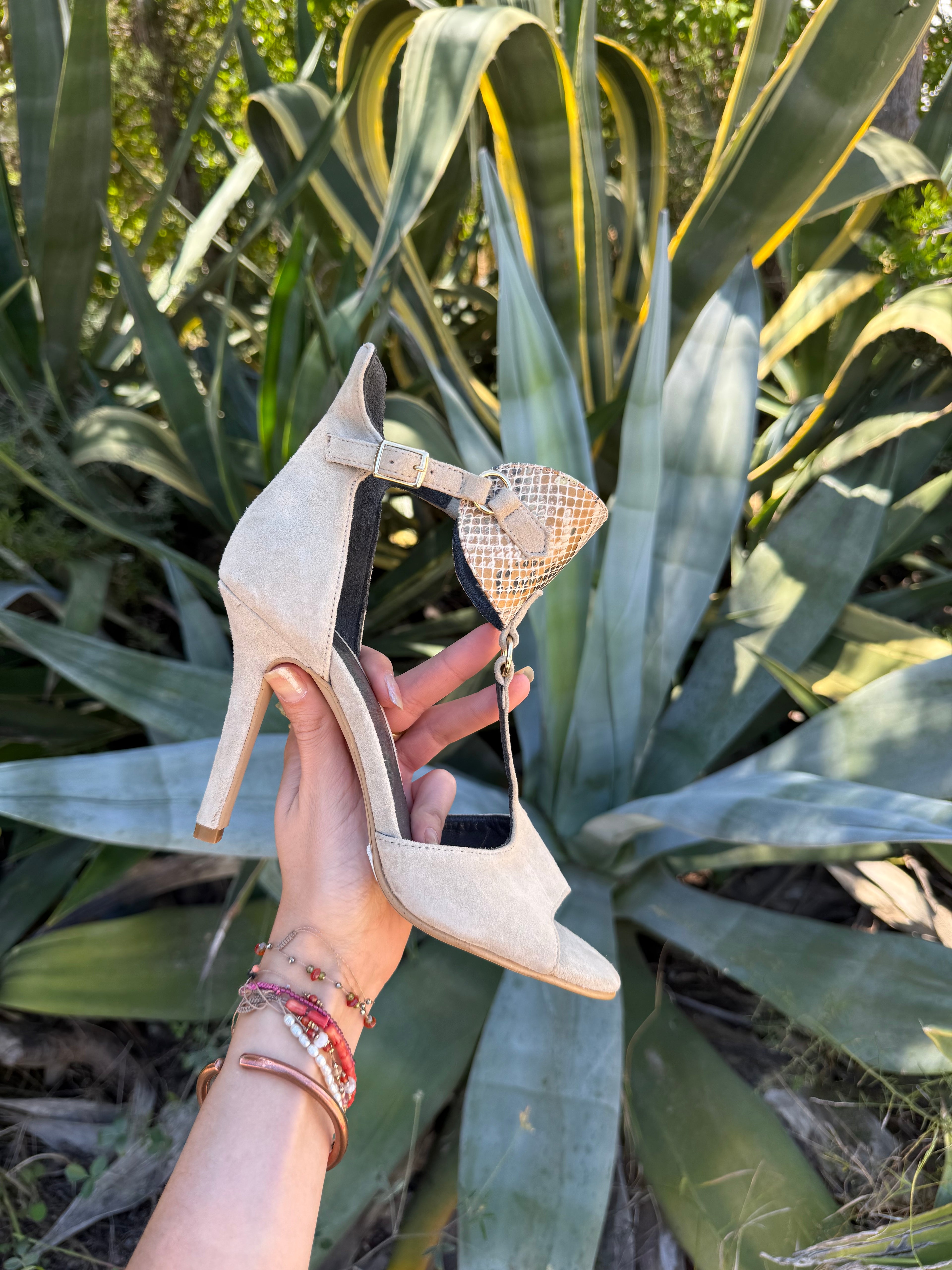 Tacón beige