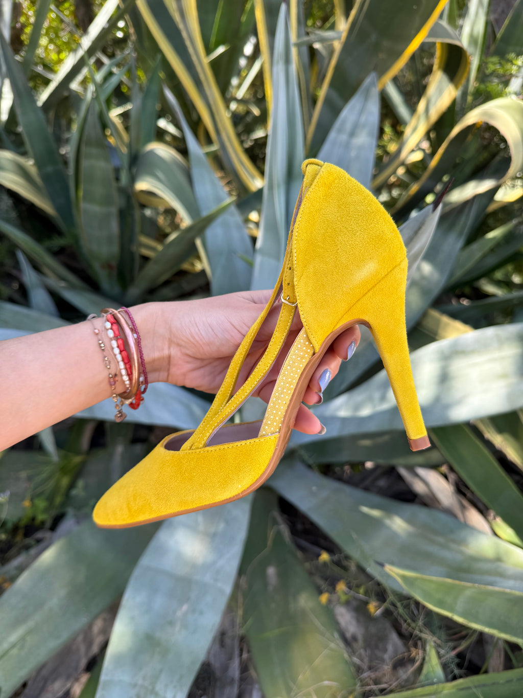 Tacones amarillos stilettos